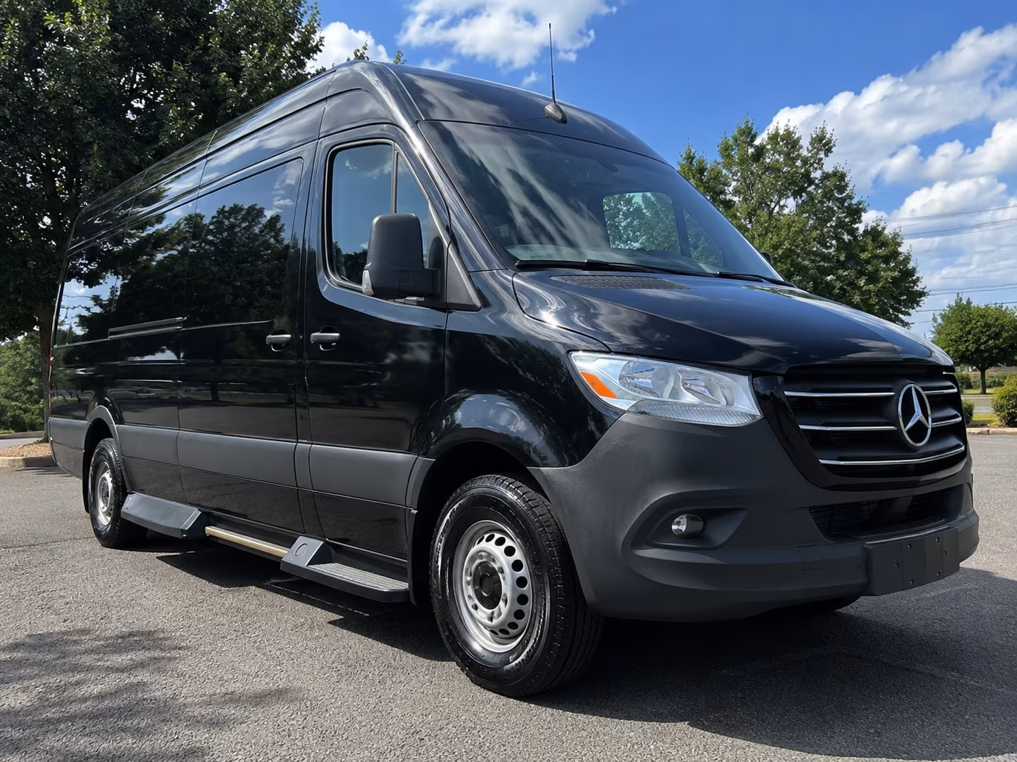 find the perfect transportation for your next airport transfer 4